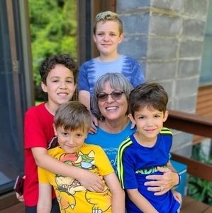 Meet your Posher, Sandy